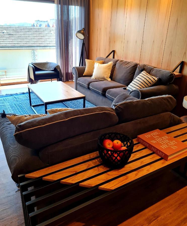 Wood Borges Apartment *